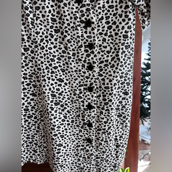 MOON RIVER ANTHROPOLOGIE Denim Puff Sleeve Cheetah Print Mini Dress - Picture 5 of 7